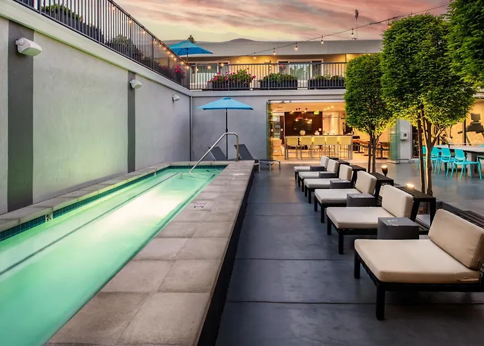 Hotel Lucent
