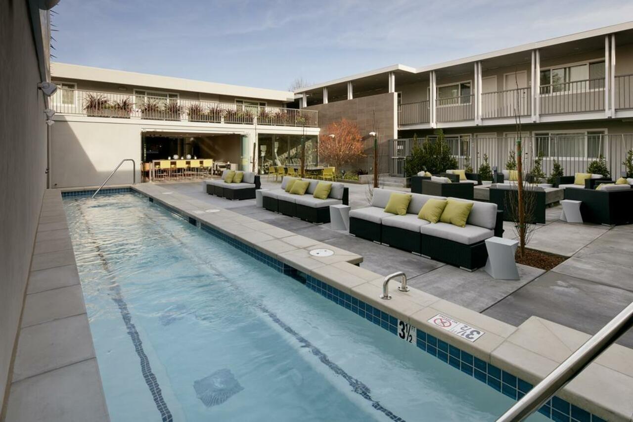 Lucent Hotel 3*
