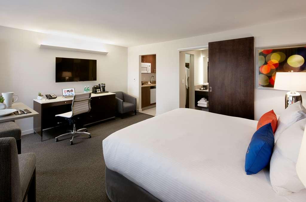 Lucent Hotel 3*