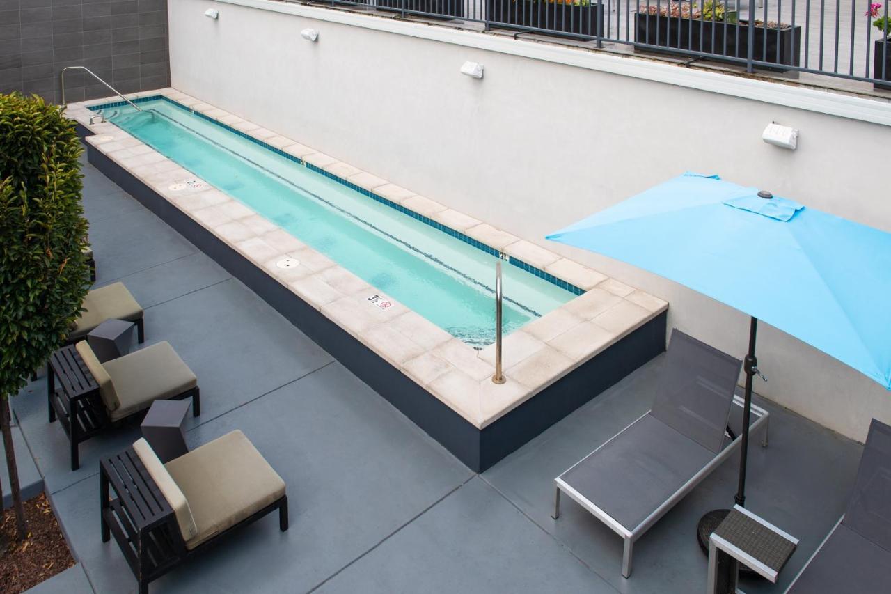 Lucent Hotel